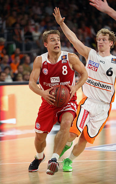 8锁定胜局 8锁定胜局